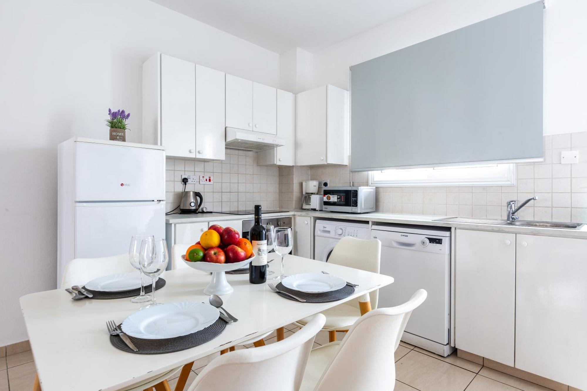 Beautiful 2 Bed Apartment In Paphos Cyprus Exterior foto