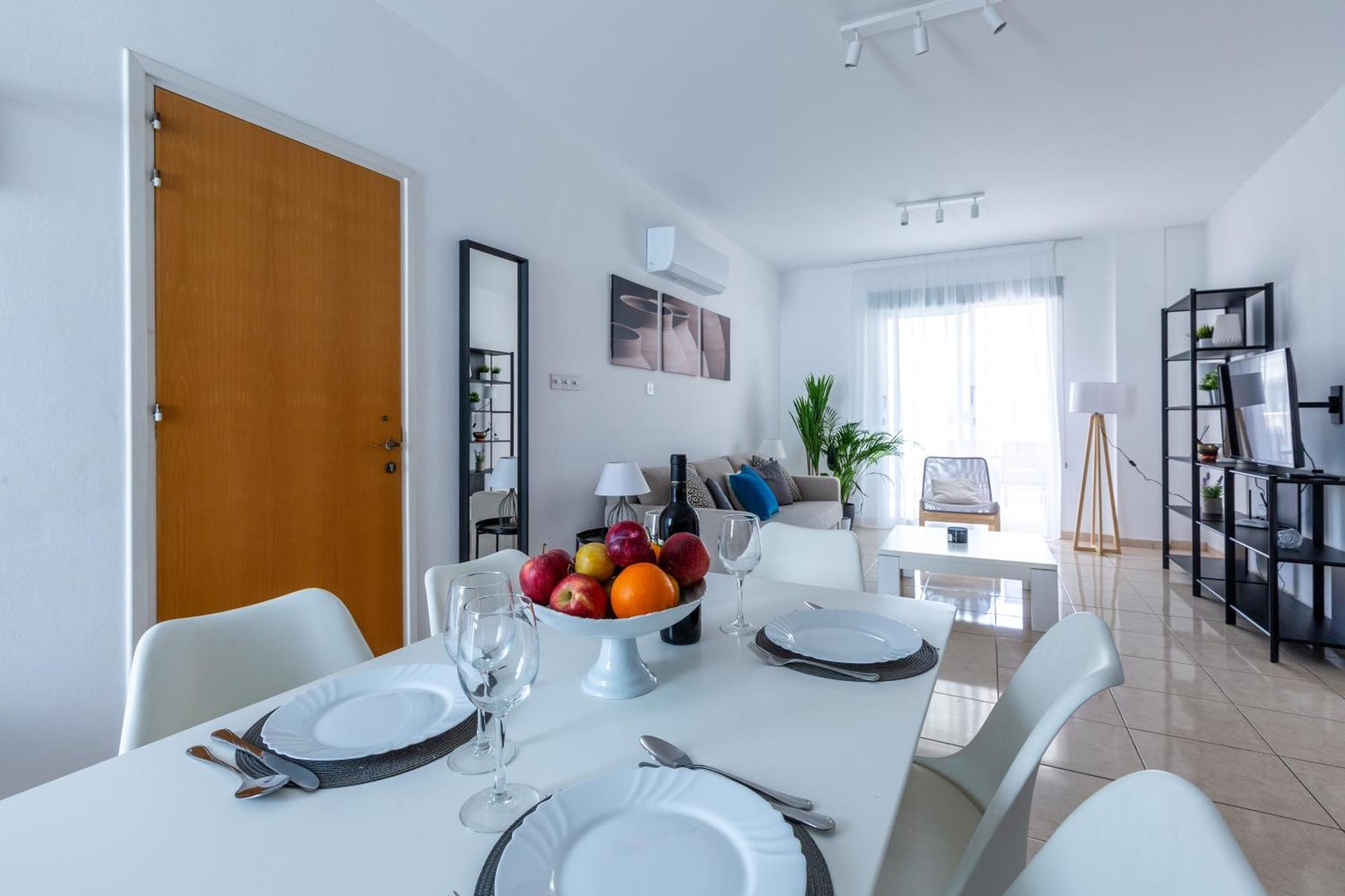 Beautiful 2 Bed Apartment In Paphos Cyprus Exterior foto